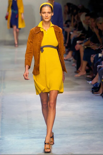 Look 11